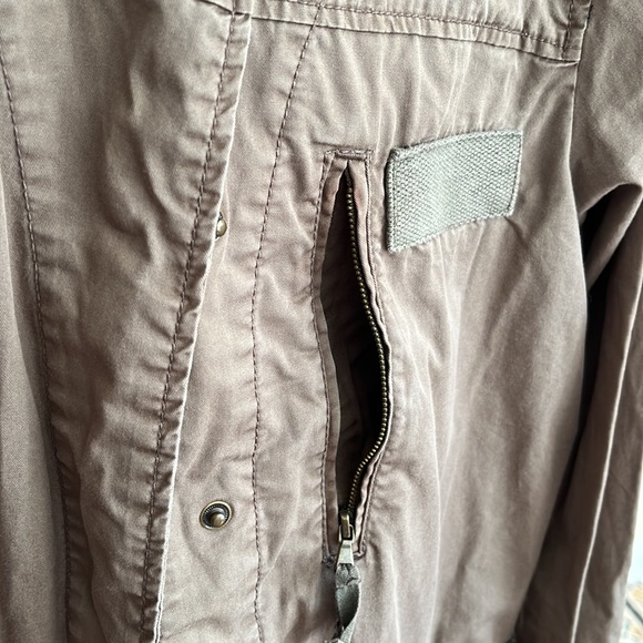 💚🖤Forever21 Contemporary Lightweight Military Green Jacket-M - Picture 8 of 15